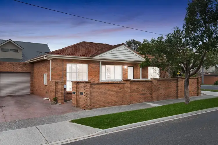 Main view of Homely villa listing, 1/294 Koornang Road, Carnegie VIC 3163