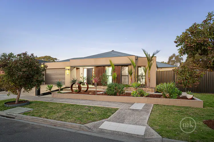 17 Dolphin Drive, South Morang VIC 3752
