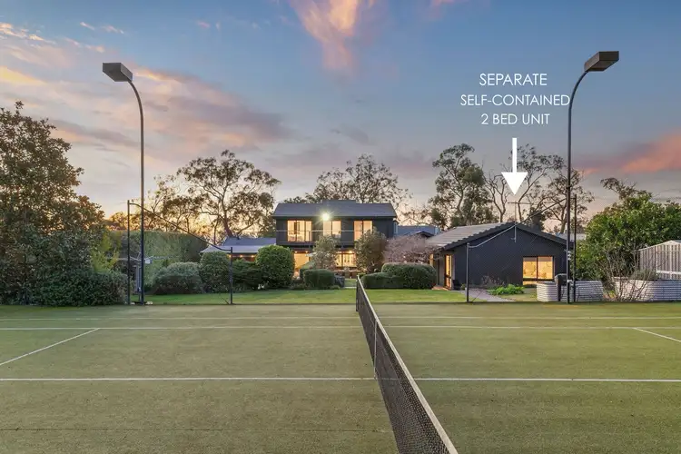 11 Fernshaw Place, Mount Eliza VIC 3930