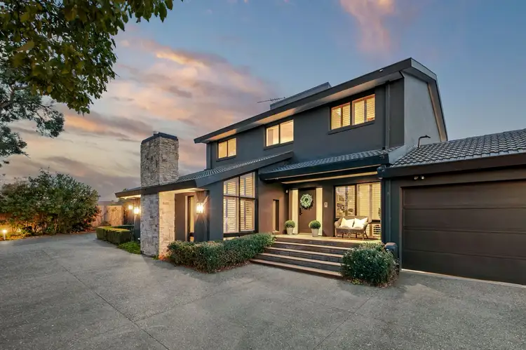 11 Fernshaw Place, Mount Eliza VIC 3930