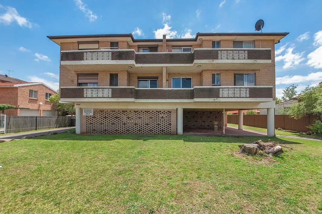 Main view of Homely unit listing, 10/52-54 Harris Street, Fairfield NSW 2165