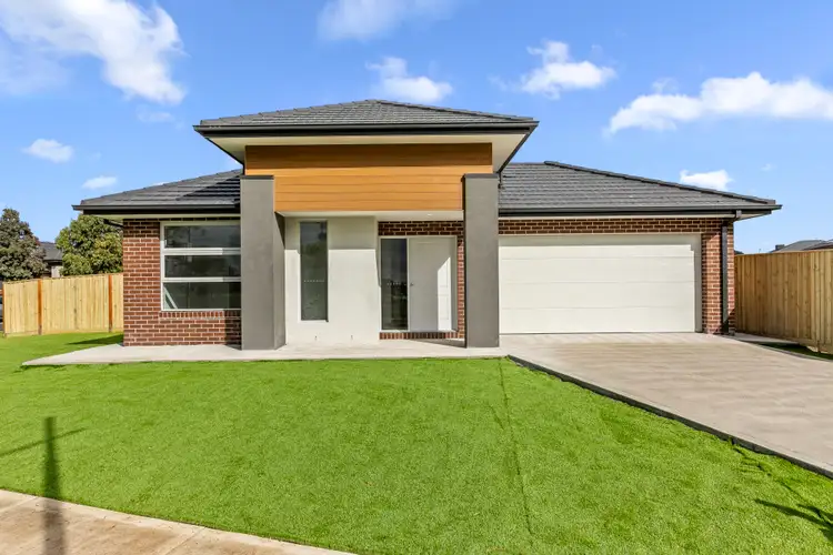 30 Michigan Crescent, Manor Lakes VIC 3024
