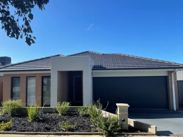 32 Peterborough Drive, Doreen VIC 3754