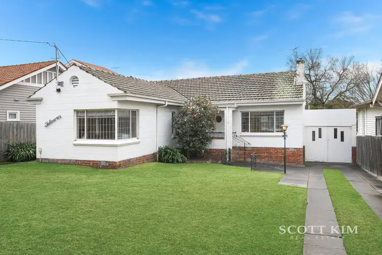 11 Edna Street, Malvern East VIC 3145