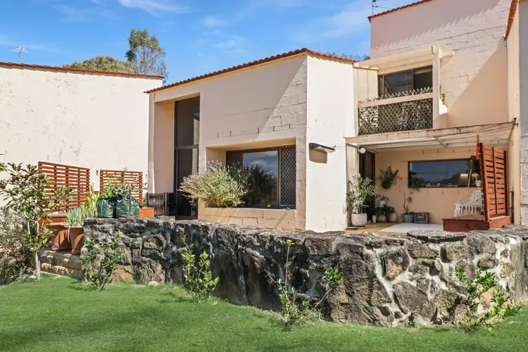 16-20 Lady Caroline Close