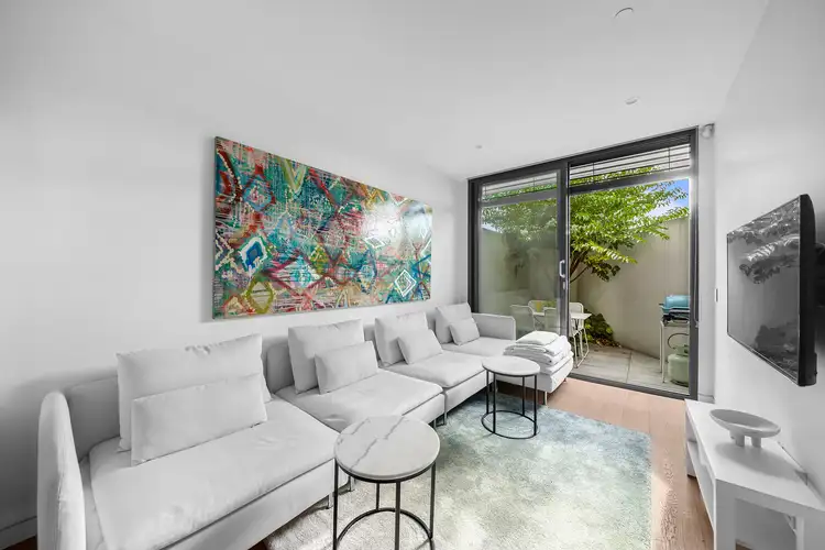 2/444 Glenferrie Road, Kooyong VIC 3144