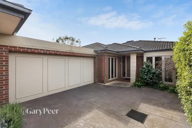 2/11 Wallace Avenue, Murrumbeena VIC 3163