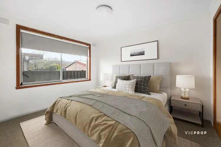 2/17 Dunne Street, Kingsbury VIC 3083