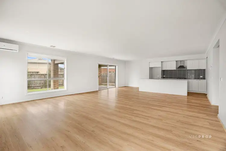 Seventh view of Homely house listing, 10 Radisson Crescent, Werribee VIC 3030