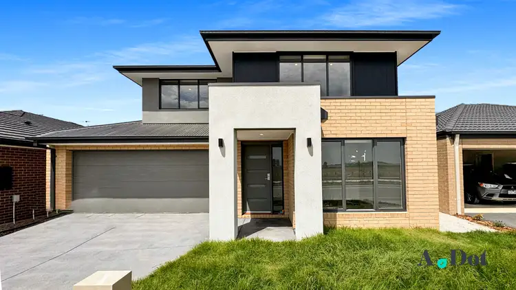 70 Sovereign Avenue, Clyde North VIC 3978