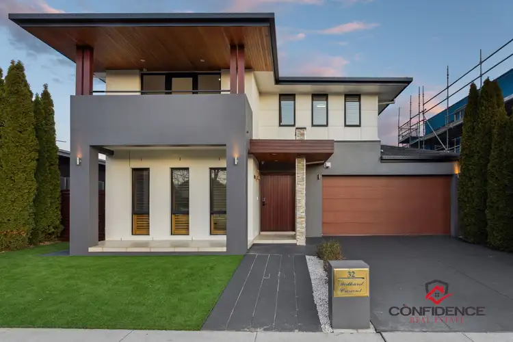 32 Medhurst Crescent, Crace ACT 2911