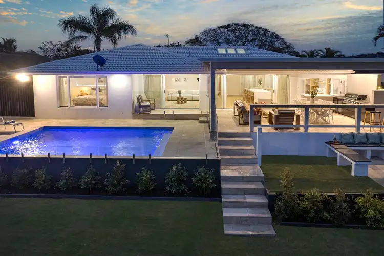 44 Auk Avenue, Burleigh Waters QLD 4220