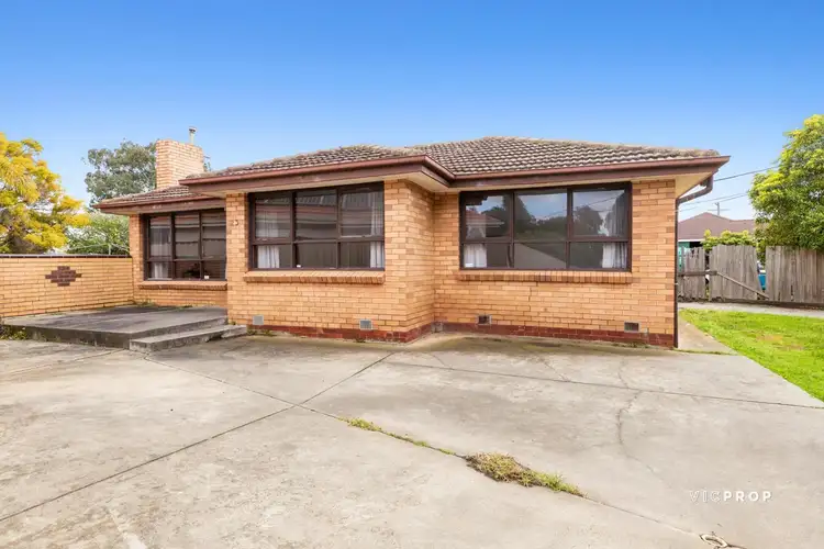 23 McRae Avenue, St Albans VIC 3021