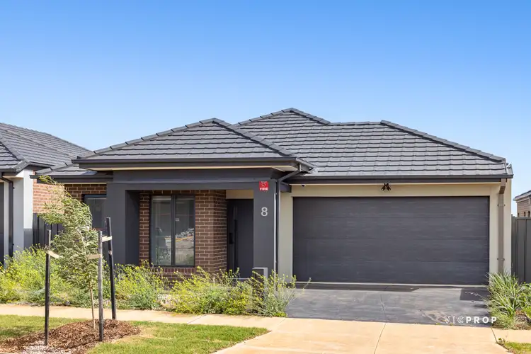 8 Weyba Street, Truganina VIC 3029