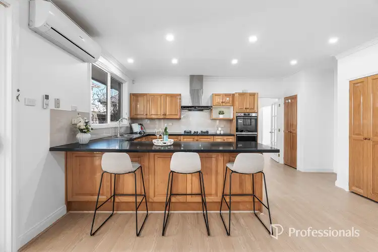 Sixth view of Homely house listing, 5 Duckmanton Court, Bentleigh East VIC 3165