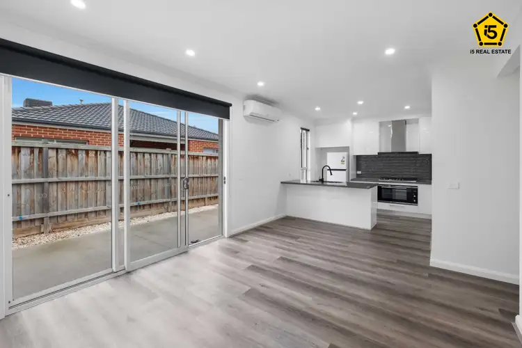 8 Reeves Street, Point Cook VIC 3030