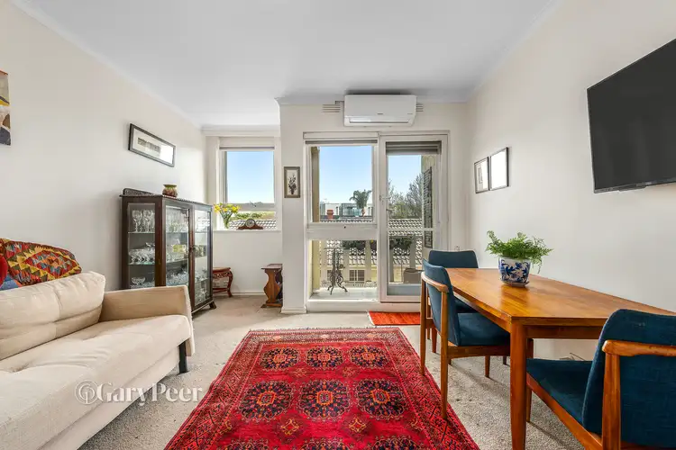 5/33 Toolambool Road, Carnegie VIC 3163