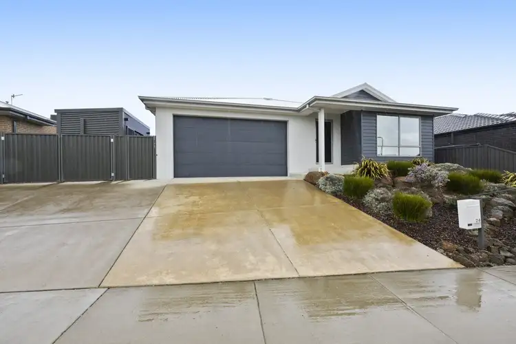 24 Arranmore Drive, Miners Rest VIC 3352