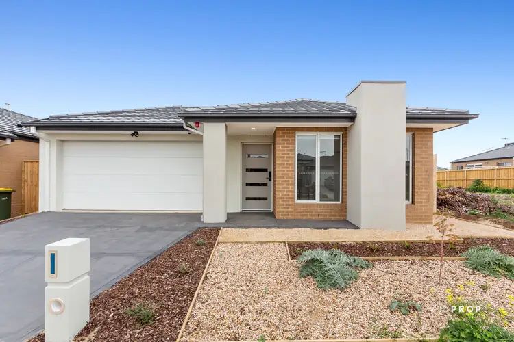 6 Maggie Crescent, Mambourin VIC 3024