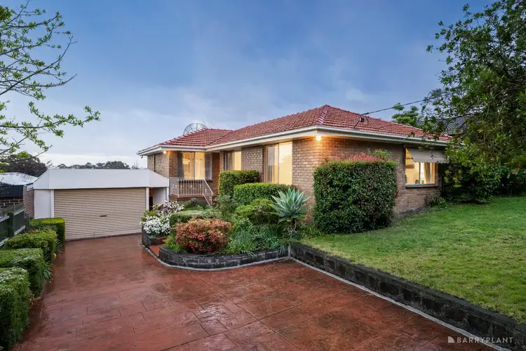 25 Chatsworth Quadrant, Templestowe Lower VIC 3107