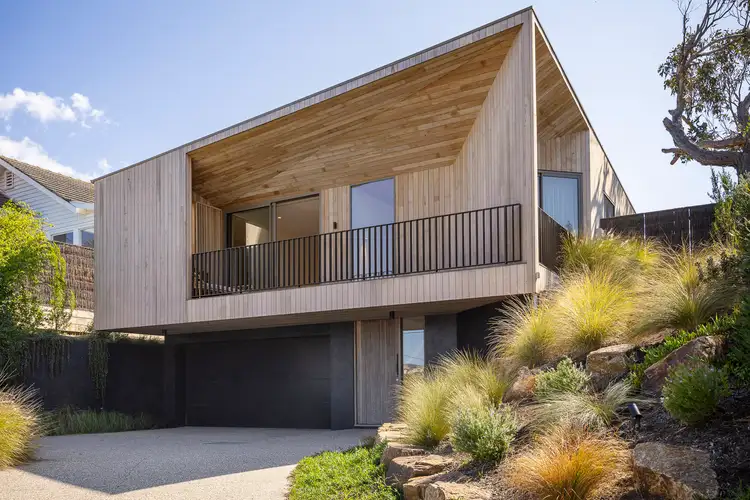 10 Heather Avenue, Sorrento VIC 3943