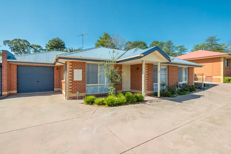 2/151 High Street, Woodend VIC 3442