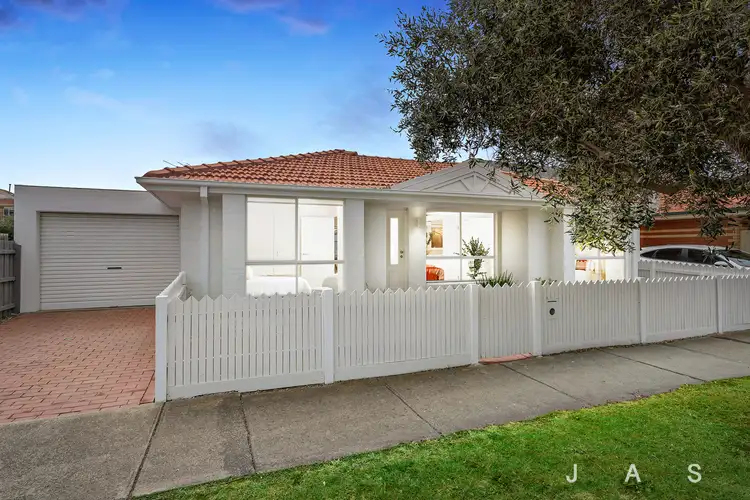 14 Chatfield Street, Kingsville VIC 3012