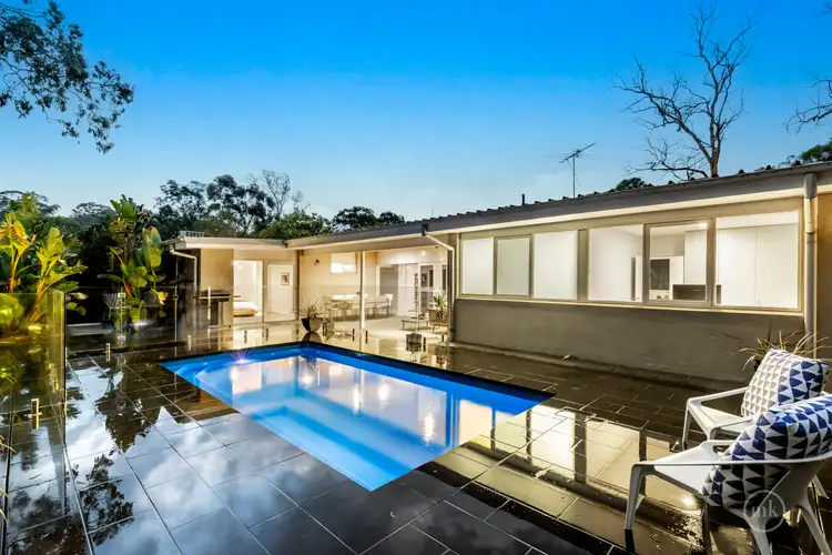 12 Fitzsimons Lane, Eltham VIC 3095