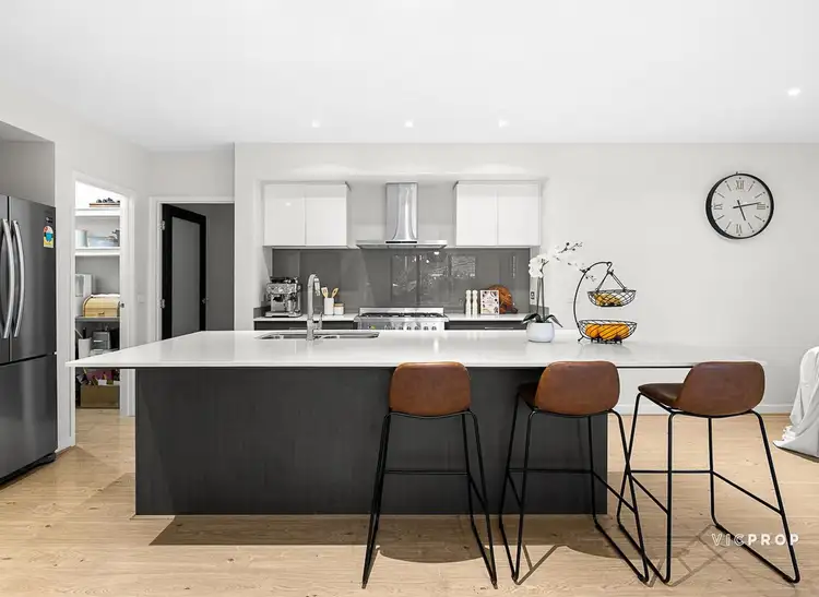 Fifth view of Homely house listing, 2 Kent Close, Blackburn North VIC 3130