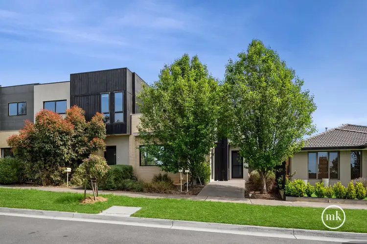 Main view of Homely townhouse listing, 8 Damask Way, Mernda VIC 3754