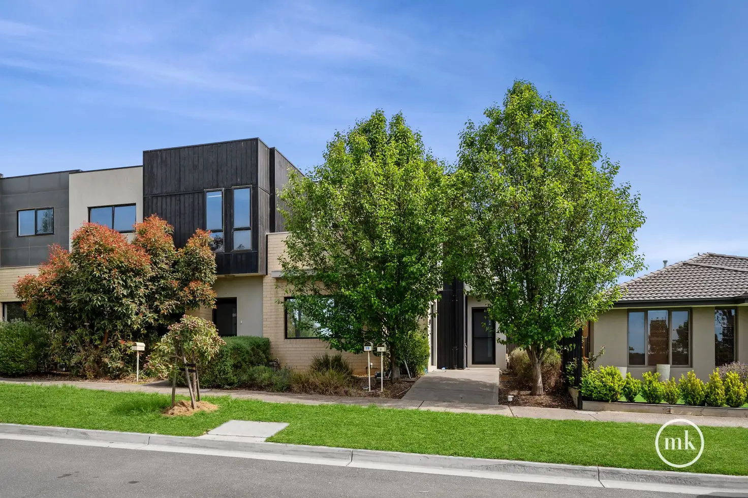 Main view of Homely townhouse listing, 8 Damask Way, Mernda VIC 3754