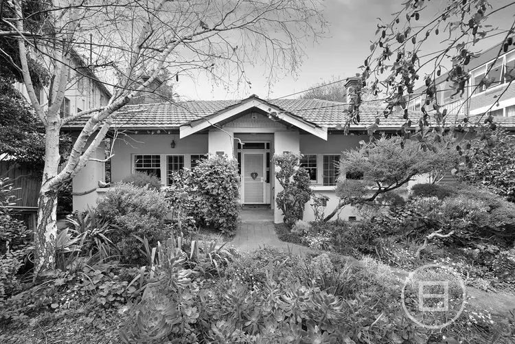 24 Charnwood Crescent, St Kilda VIC 3182