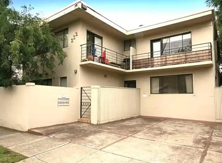 2/222 Barkly Street, St Kilda VIC 3182