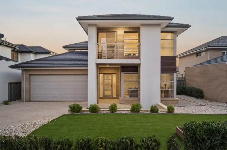 19 Seaview Point, Sanctuary Lakes VIC 3030