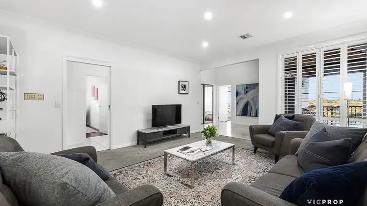 Third view of Homely house listing, 25 Highview Crescent, Macleod VIC 3085