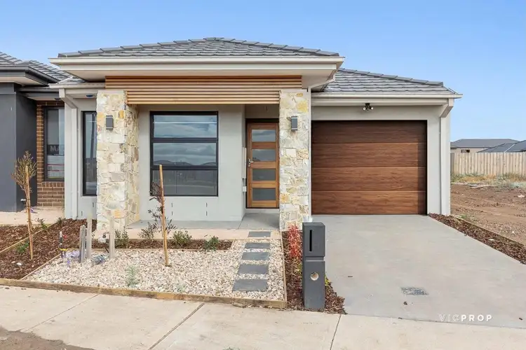 76 Jarlath Drive, Mambourin VIC 3024