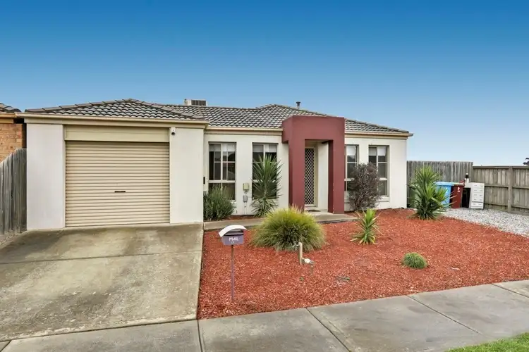15 KARWARREN Way, Cranbourne West VIC 3977