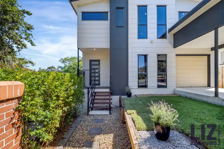 14 Burbong Street, Chapel Hill QLD 4069