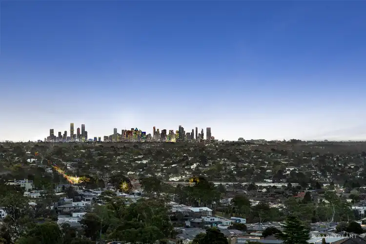 2 Sovereign Point Court