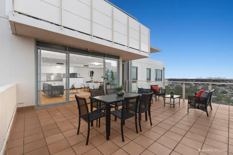 6001/2 Sovereign Point Court, Doncaster VIC 3108