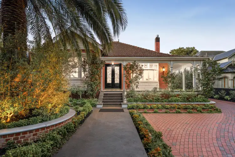 25 Chaucer Crescent, Canterbury VIC 3126