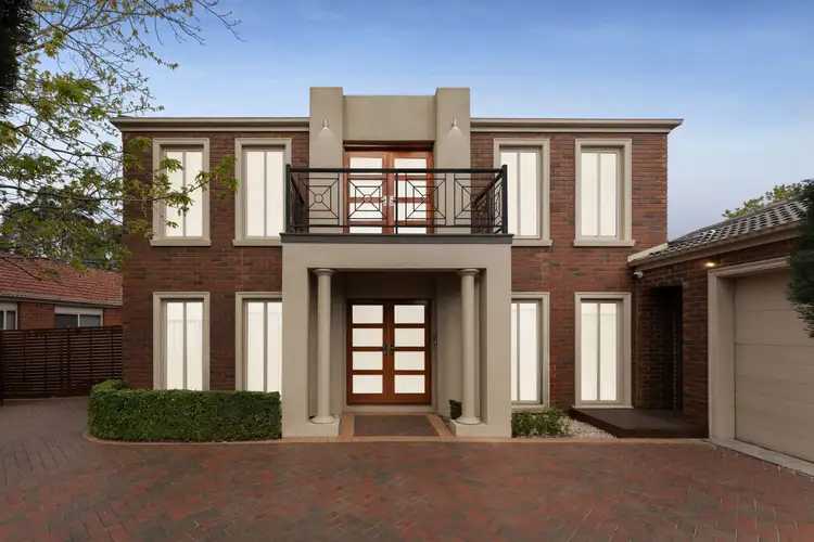 17 Yendon Close, Caroline Springs VIC 3023