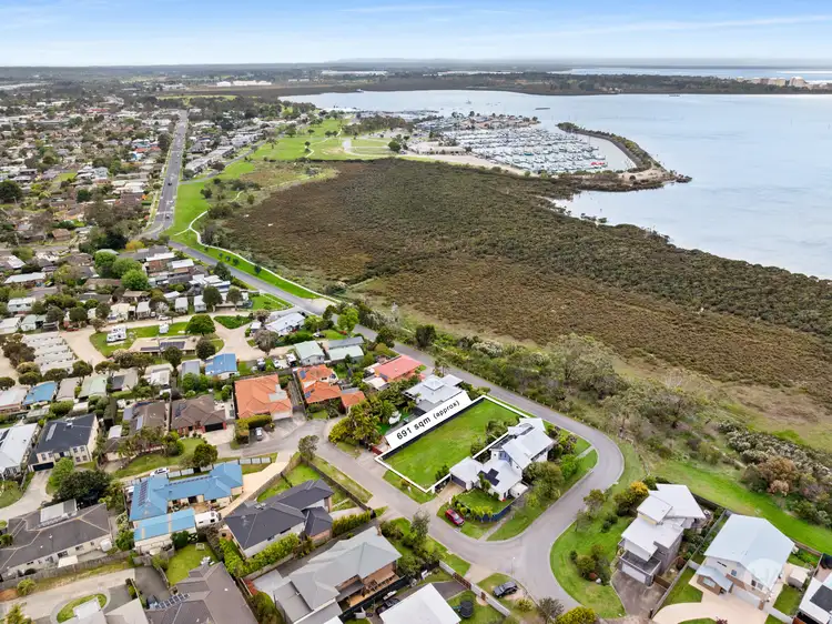 8 Sandstone Court, Hastings VIC 3915