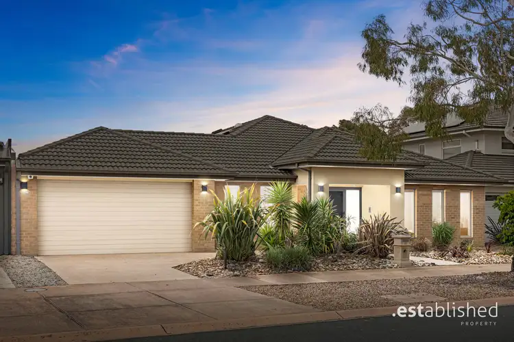 21 Bayside Drive, Sanctuary Lakes VIC 3030