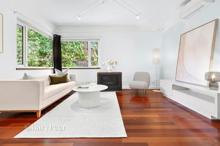 Third view of Homely apartment listing, 2/4 Eildon Court, St Kilda VIC 3182