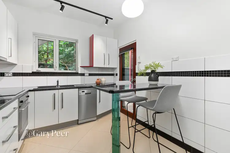 Fifth view of Homely apartment listing, 2/4 Eildon Court, St Kilda VIC 3182