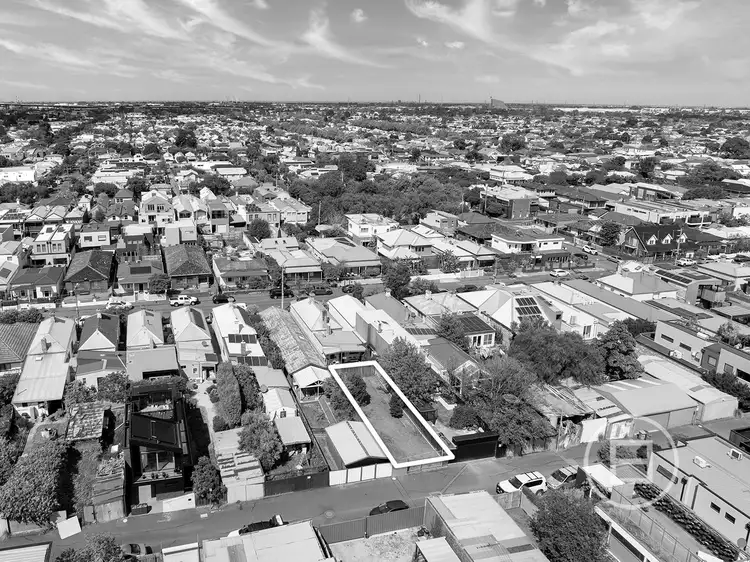 27 Lily Street, Seddon VIC 3011