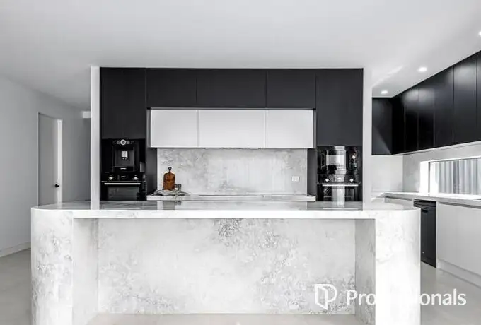 Second view of Homely townhouse listing, 2/29 Castlewood Street, Bentleigh East VIC 3165