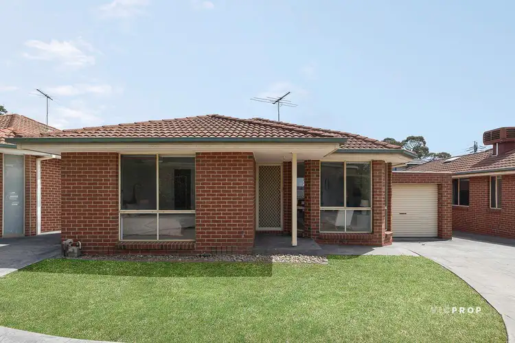 2/17 Lakeview Avenue, Rowville VIC 3178
