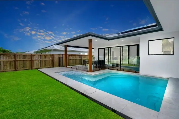 10 Lakeview Street, Smithfield QLD 4878